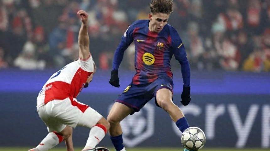 世界杯app下载-本赛季已参与20球！20岁中场炸裂崛起，成巴萨新核