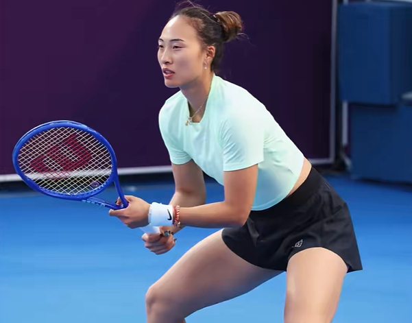 世界杯手机观看-郑钦文确认复出！首秀时间曝光，短短17天签下2份代言，年入超2亿